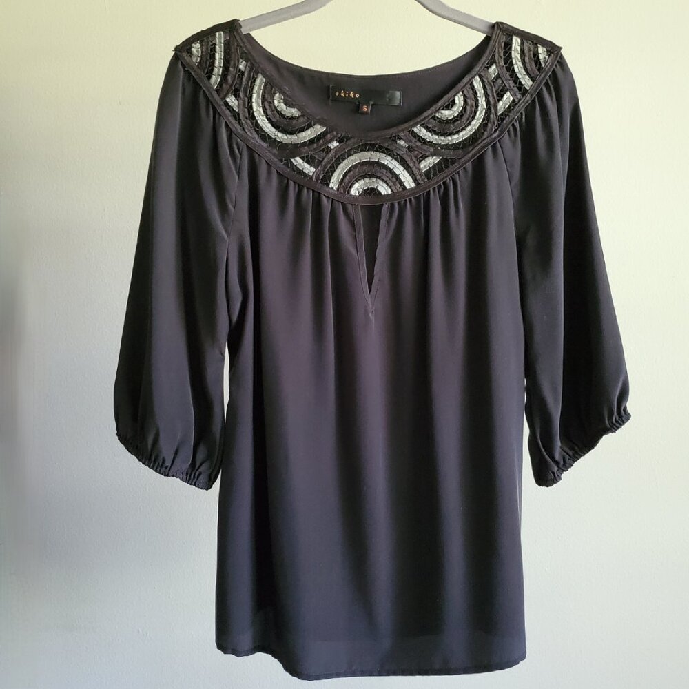 Akiko NWOT Black 100% Silk Embellished Neckline Blouse S Keyhole 3/4 Sleeve